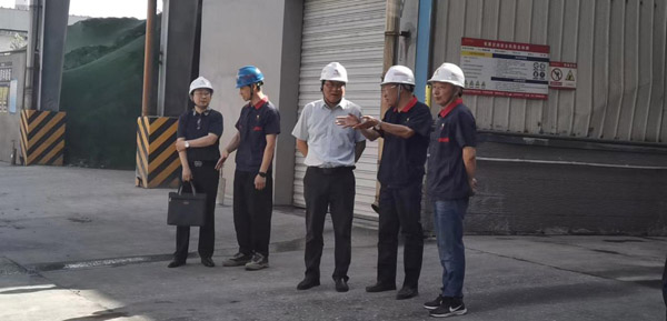 集團(tuán)公司黨委委員、股份公司黨委書記、總經(jīng)理蔣培進(jìn)到建材公司調(diào)...